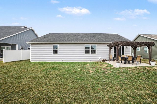 5840 Cotton Top Crest, Tittabawassee Twp, MI 48623