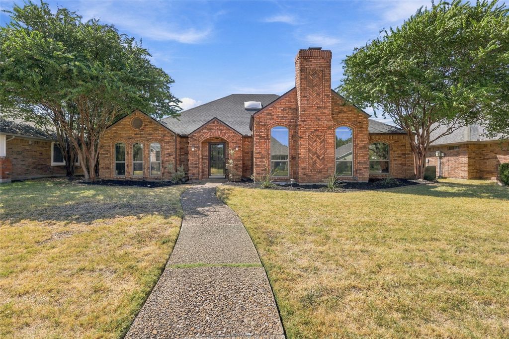 2312 Stone Glen Lane, Carrollton, TX 75007 — exterior