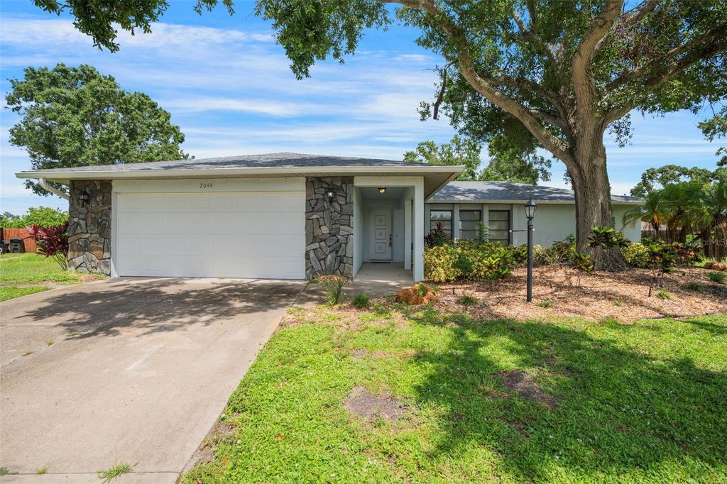 2044 COUNTRY MEADOWS LANE, Sarasota, FL 34235