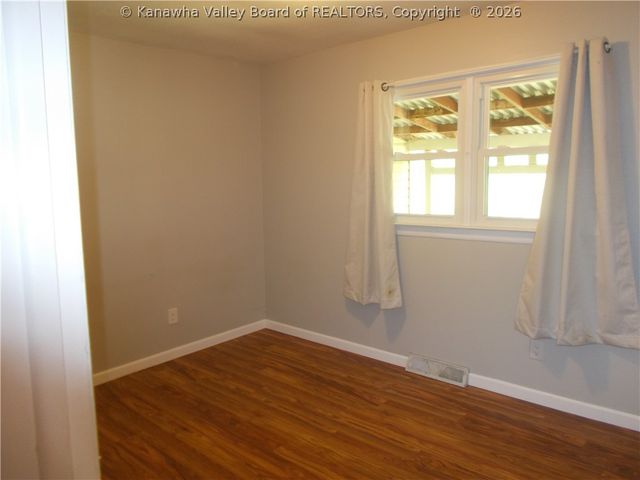 228 Crooked Creek Road, Scott Depot, WV 25560