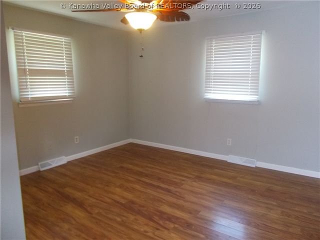 228 Crooked Creek Road, Scott Depot, WV 25560