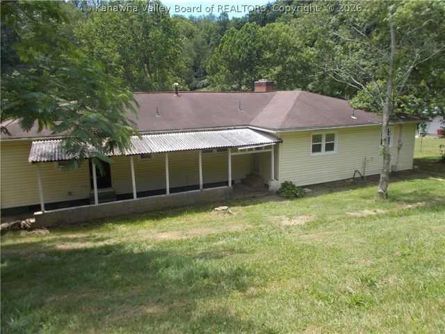 228 Crooked Creek Road, Scott Depot, WV 25560