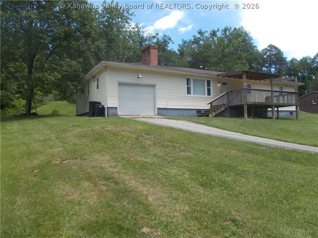 228 Crooked Creek Road, Scott Depot, WV 25560