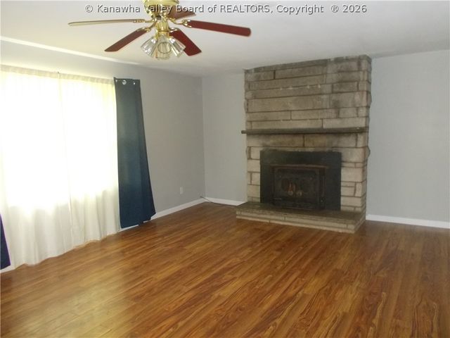 228 Crooked Creek Road, Scott Depot, WV 25560