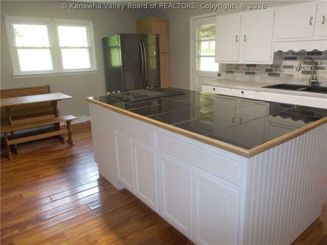 228 Crooked Creek Road, Scott Depot, WV 25560
