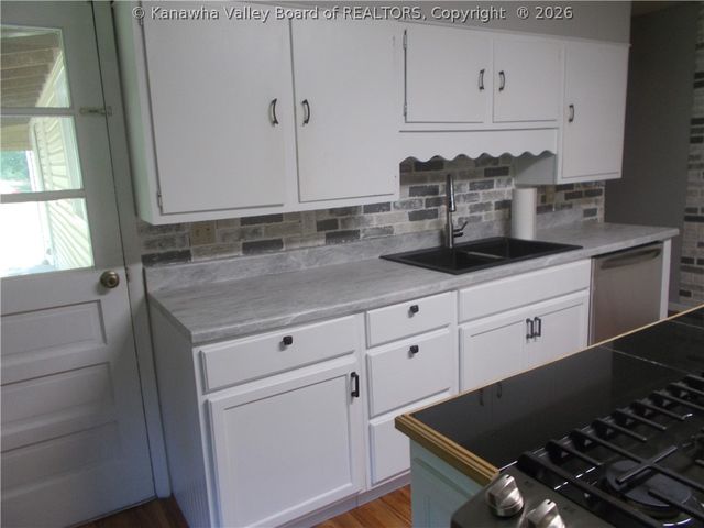 228 Crooked Creek Road, Scott Depot, WV 25560