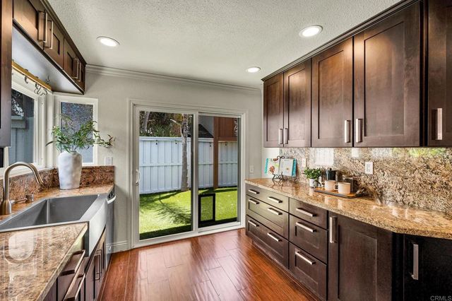 8151 Caminito Sonoma, La Jolla, CA 92037