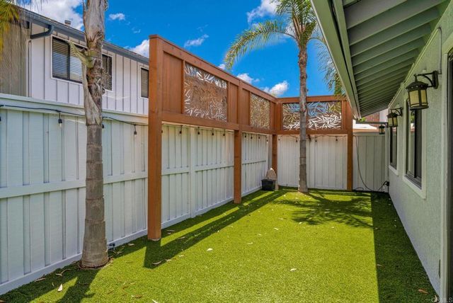 8151 Caminito Sonoma, La Jolla, CA 92037
