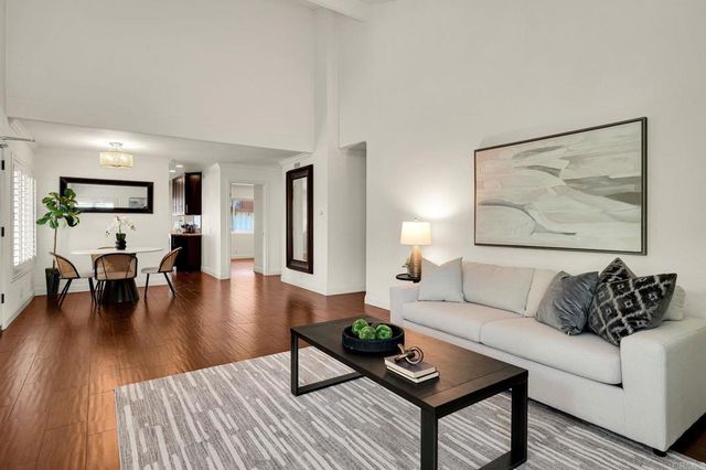 8151 Caminito Sonoma, La Jolla, CA 92037