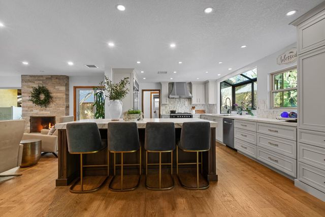 9125 Shady Hollow Way, Fair Oaks, CA 95628