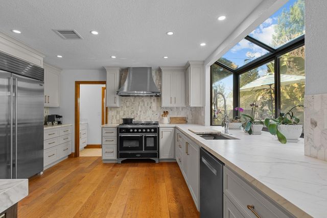 9125 Shady Hollow Way, Fair Oaks, CA 95628