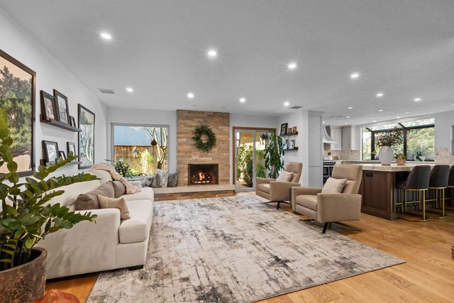 9125 Shady Hollow Way, Fair Oaks, CA 95628