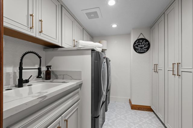 9125 Shady Hollow Way, Fair Oaks, CA 95628