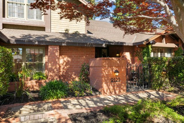 9125 Shady Hollow Way, Fair Oaks, CA 95628