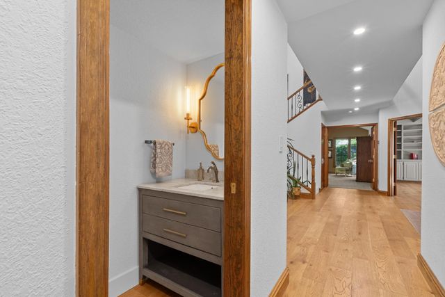 9125 Shady Hollow Way, Fair Oaks, CA 95628