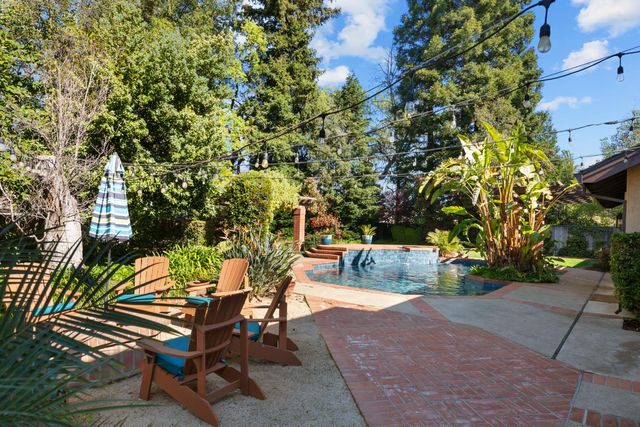 9125 Shady Hollow Way, Fair Oaks, CA 95628