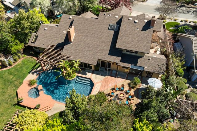 9125 Shady Hollow Way, Fair Oaks, CA 95628