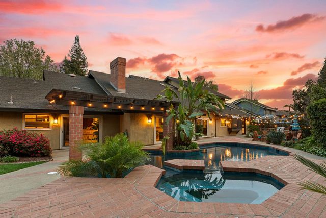 9125 Shady Hollow Way, Fair Oaks, CA 95628