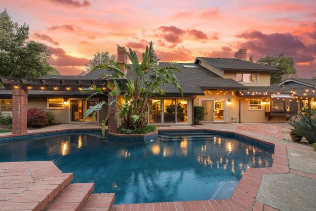 9125 Shady Hollow Way, Fair Oaks, CA 95628