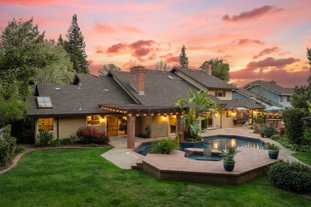 9125 Shady Hollow Way, Fair Oaks, CA 95628