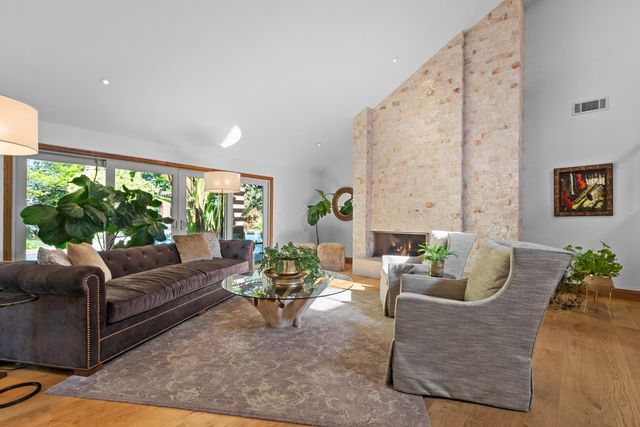 9125 Shady Hollow Way, Fair Oaks, CA 95628