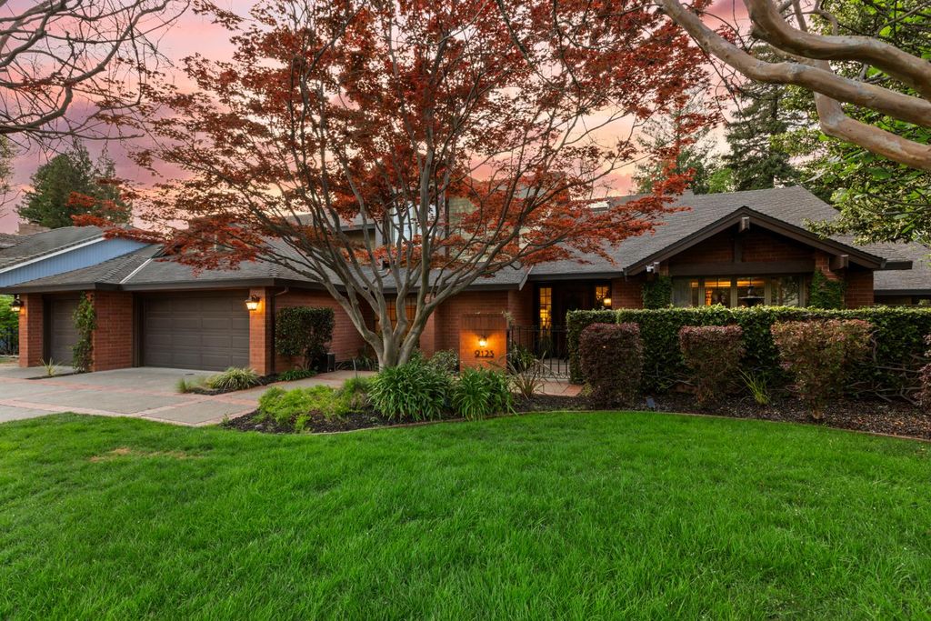 9125 Shady Hollow Way, Fair Oaks, CA 95628