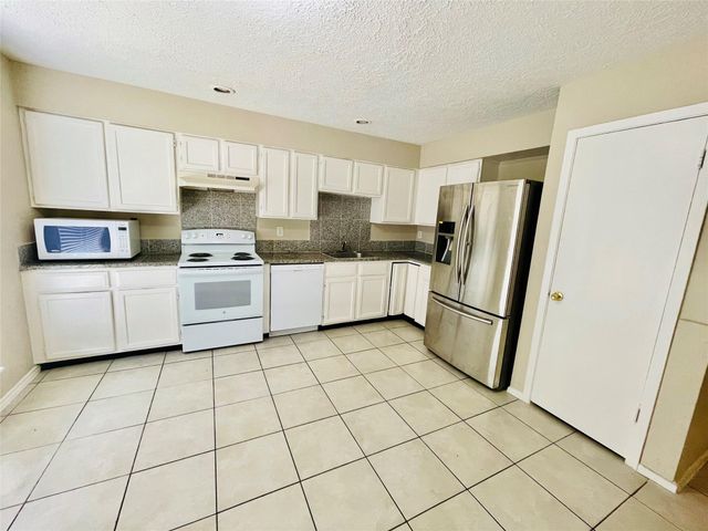 19319 Lazy Valley Drive, Katy, TX 77449