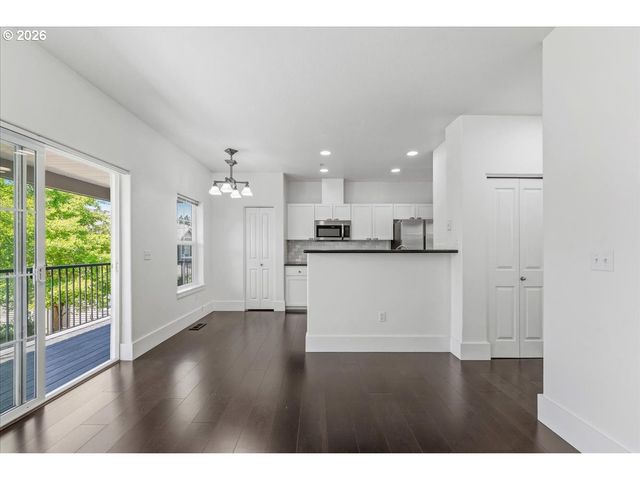 724 Nw 118TH Ave, Portland, OR 97229