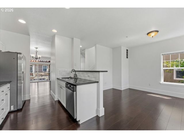 724 Nw 118TH Ave, Portland, OR 97229