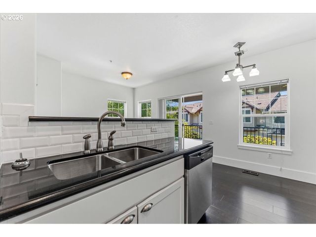 724 Nw 118TH Ave, Portland, OR 97229
