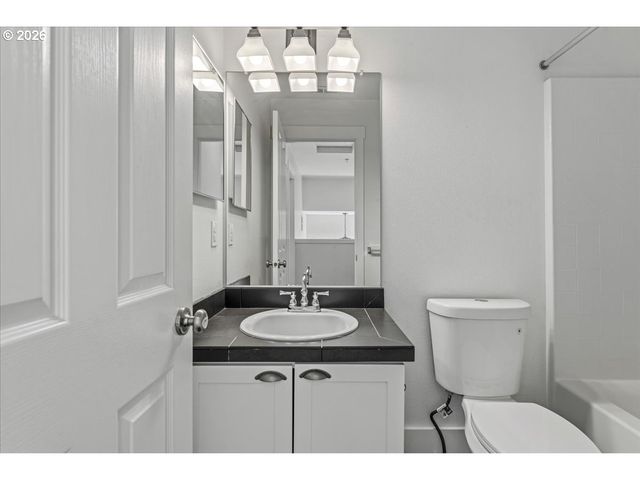 724 Nw 118TH Ave, Portland, OR 97229