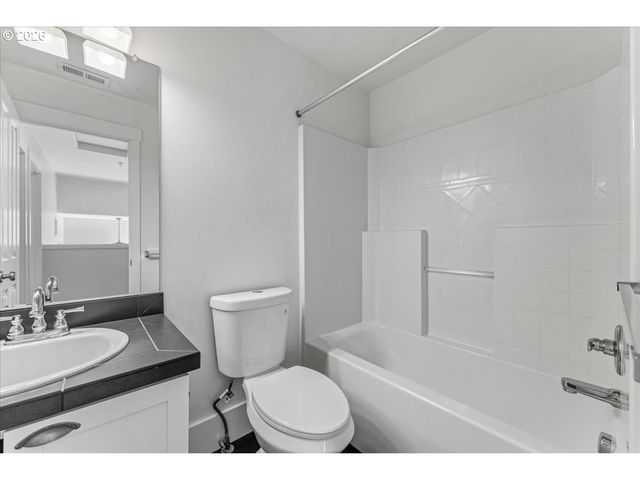 724 Nw 118TH Ave, Portland, OR 97229