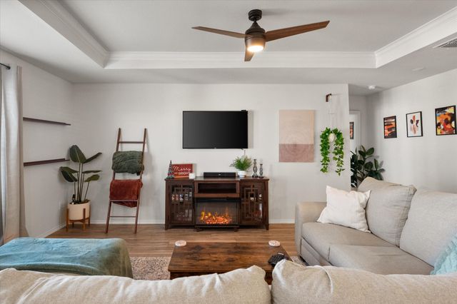 4520 Knoll Gardens Way, Fort Worth, TX 76036