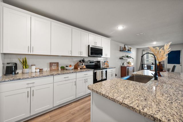 4520 Knoll Gardens Way, Fort Worth, TX 76036