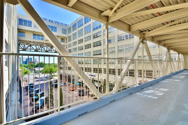 2600 W 7th Street 2820, Fort Worth, TX 76107