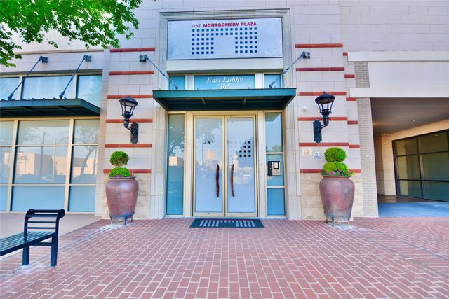 2600 W 7th Street 2820, Fort Worth, TX 76107