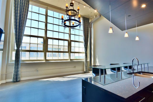 2600 W 7th Street 2820, Fort Worth, TX 76107