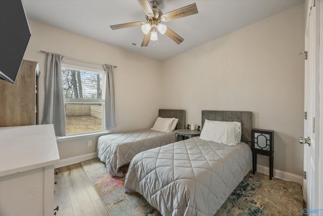 280 Falcon Ridge Drive, New Market, AL 35761