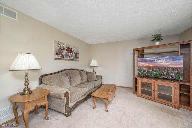 4715 Rock Spring Road, Ravenna, OH 44266
