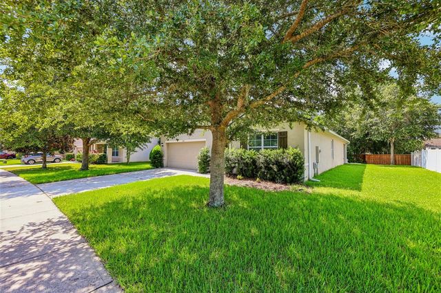 806 GRAND PARK COURT, Deland, FL 32724