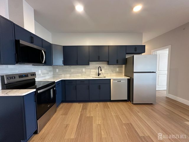 213 French Street 7, New Brunswick, NJ 08901