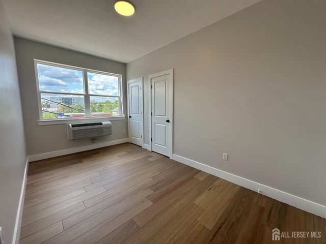 213 French Street 7, New Brunswick, NJ 08901