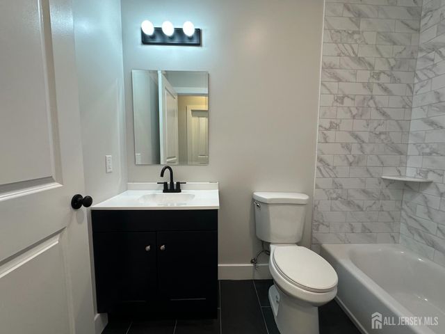213 French Street 7, New Brunswick, NJ 08901