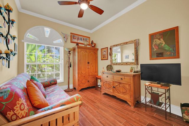 718 NW 177th Avenue, Pembroke Pines, FL 33029