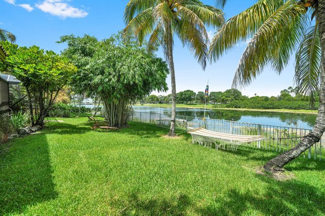 718 NW 177th Avenue, Pembroke Pines, FL 33029