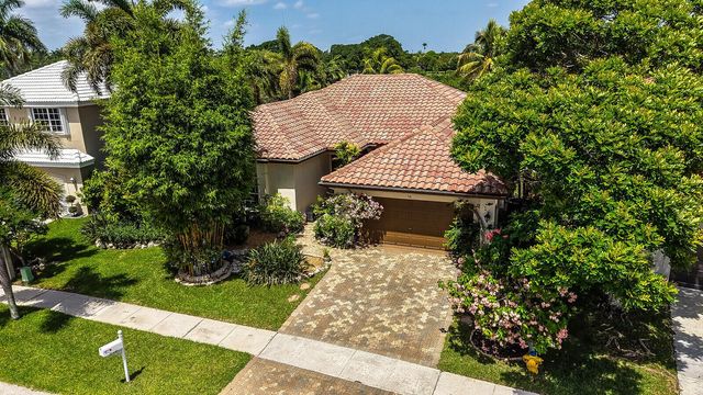 718 NW 177th Avenue, Pembroke Pines, FL 33029