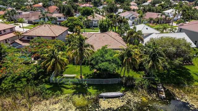 718 NW 177th Avenue, Pembroke Pines, FL 33029