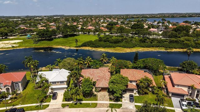 718 NW 177th Avenue, Pembroke Pines, FL 33029