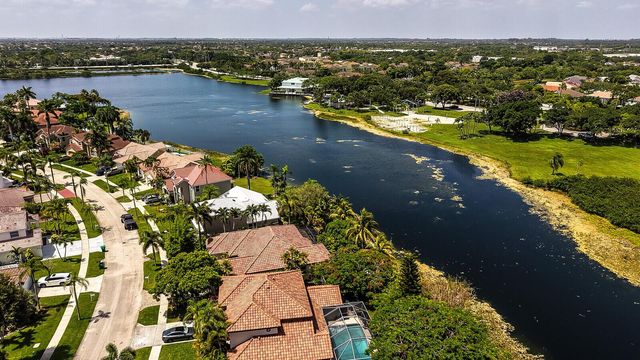 718 NW 177th Avenue, Pembroke Pines, FL 33029