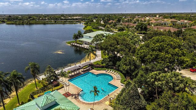 718 NW 177th Avenue, Pembroke Pines, FL 33029